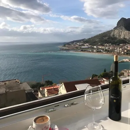 Panoramic Artsy Nest, Omiš