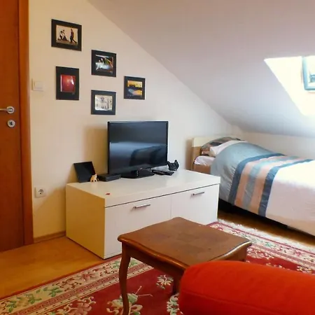 Apartment Panoramic Artsy Nest, Omiš